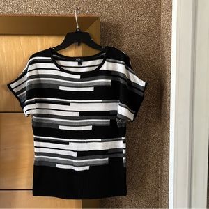 AGB Petite Short Sleeve Sweater – Black, Grey & White Striped